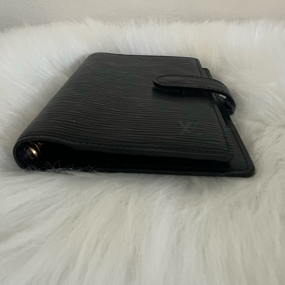 Louis Vuitton black Epi Agenda PM Passport Holder Circa 1995 Vintage - Picture 7 of 16